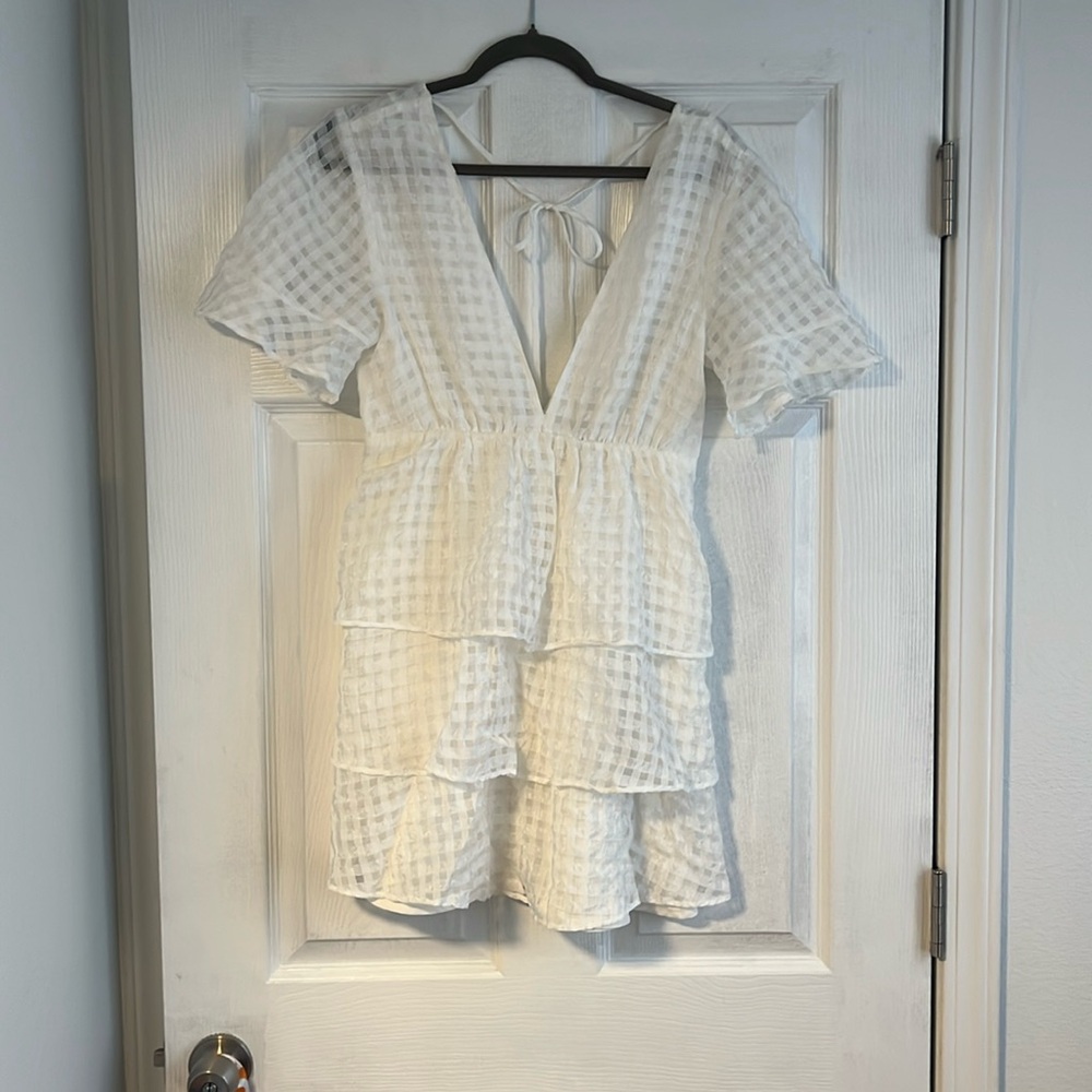 Show me Your MuMu white mini dress
Medium 
Small stain